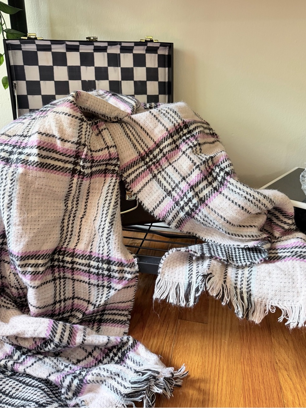 Steve Madden Reversible Plaid Blanket Scarf Pink Black Cream